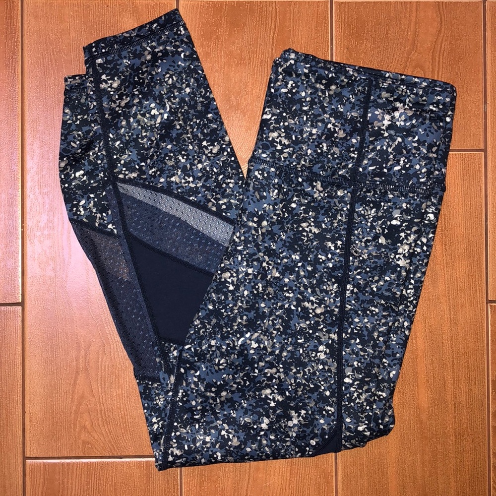 Athleta Women’s 7/8 Crops Blue Print Reg Medium